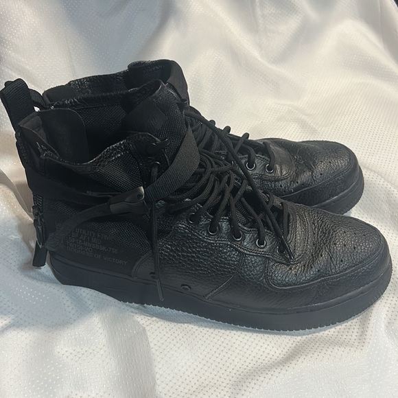 Nike SF Air Force 1 Mid Triple Black Size 13 917753-005 Sneaker Streetwear Shoes - Picture 8 of 8